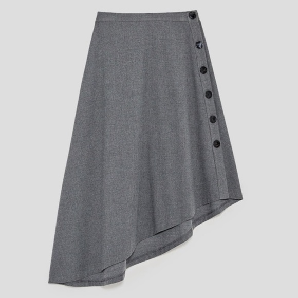 ZARA Beautiful Grey Asymmetrical Skirt with Large Side Buttons - Picture 4 of 11